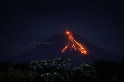 Yogyakarta: Borobudur Prambanan Sunset & Merapi Night Lava Borobudur Climb up, Prambanan Sunset & Merapi Lava View