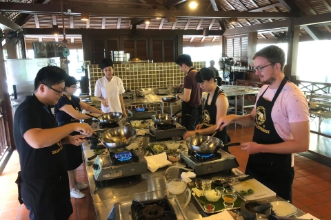 Phuket - Clase de cocina tailandesa Blue Elephant con visita al mercado