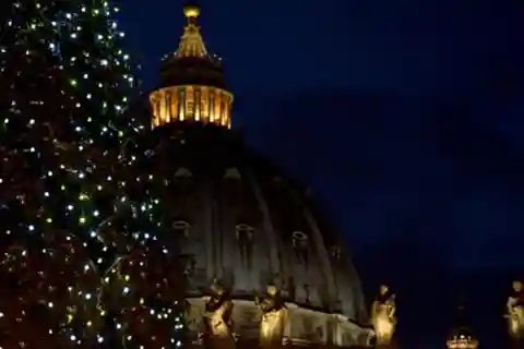 Messa della vigilia di Natale in Vaticano con Papa Francesco