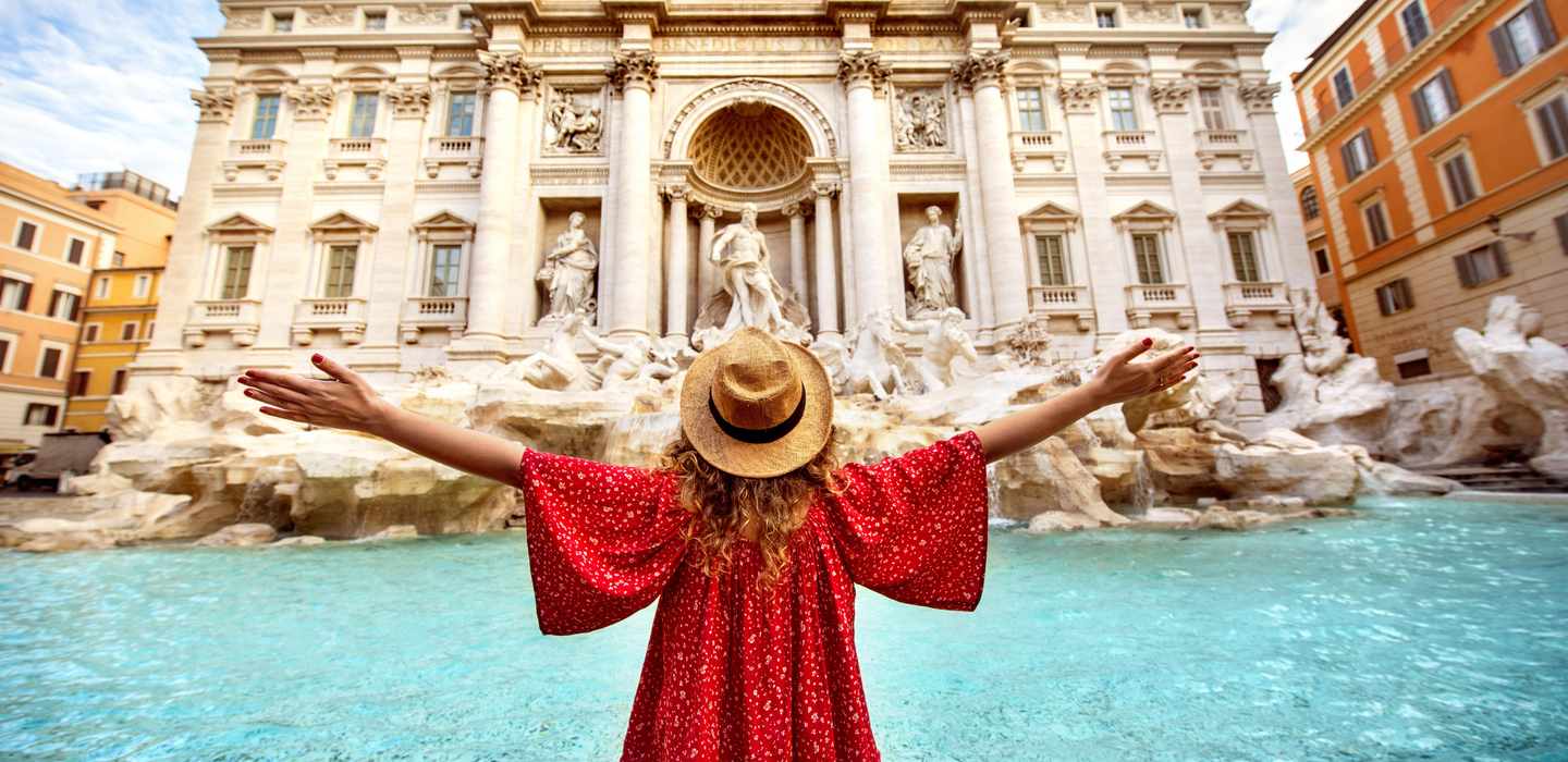 Fotoshooting am frühen Morgen am Trevi-Brunnen Fotoshooting am frühen Morgen am Trevi-Brunnen