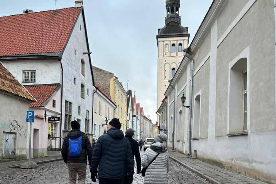 Ein Rundgang um die Welt – ab Tallinn. Foto: GetYourGuide