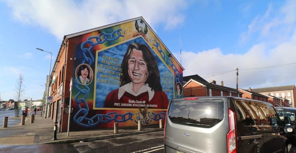 Belfast: Political Mural Taxi Tour
