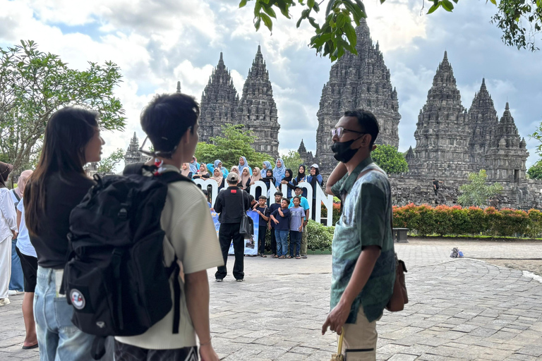 Yogyakarta: Private Guided Tour with Variety of languages Yogyakarta: Private Guided Tour with English Speaking