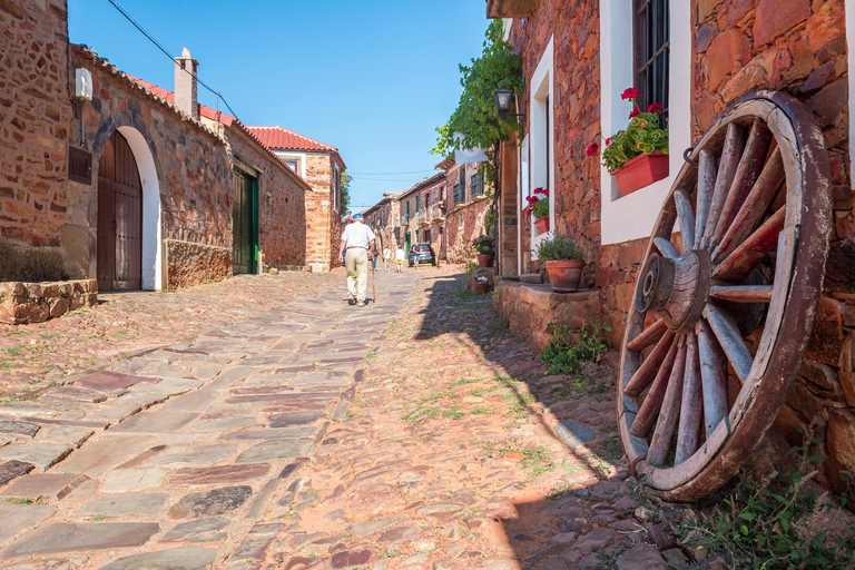 Day trip to León, Astorga, and Castrillo de los Polvazares Excursion to León, Astorga, and Castrillo de los Polvazares