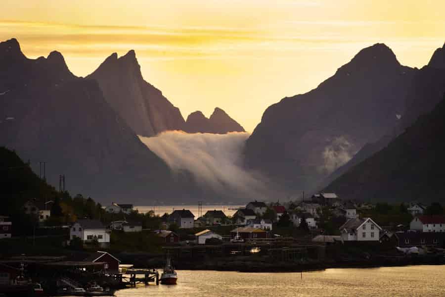Die Bucket List – Reine und die westlichen Lofoten 4-stündige Sightseeing-Tour. Foto: GetYourGuide Die Bucket List – Reine und die westlichen Lofoten 4-stündige Sightseeing-Tour. Foto: GetYourGuide