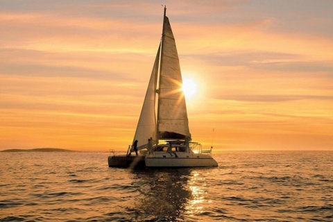 Journée complète d'aventure en catamaran privé à l'Île Aux Cerfs