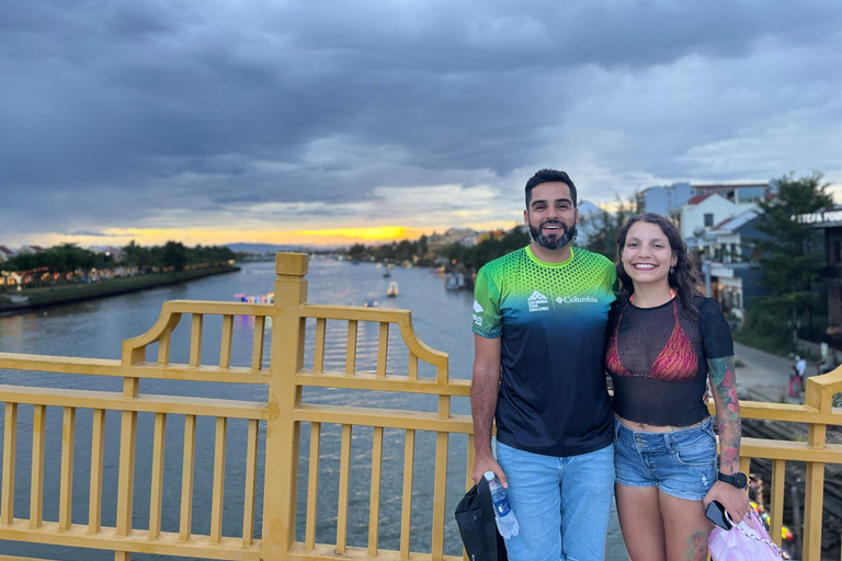 Hoi An: Lantern Boat Ride, Moonlight Bridge & Memories Show