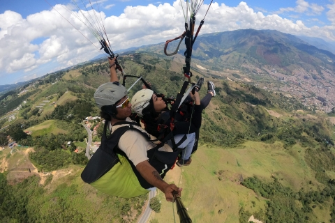 Medellín desde el cielo: foto's en video's gratis