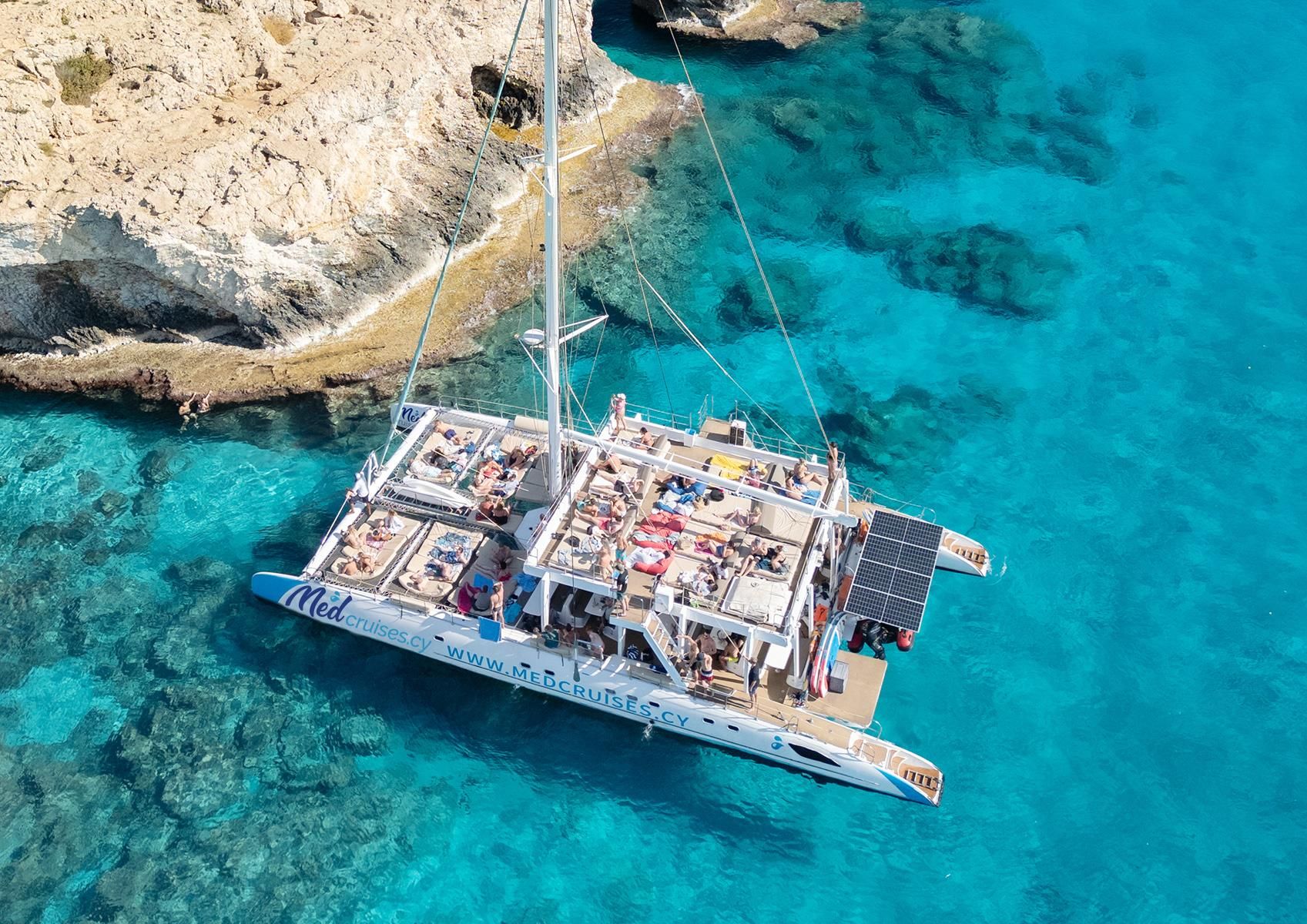 Ab Agia Napa/Protaras: All-Inclusive-Katamaran nur für Erwachsene