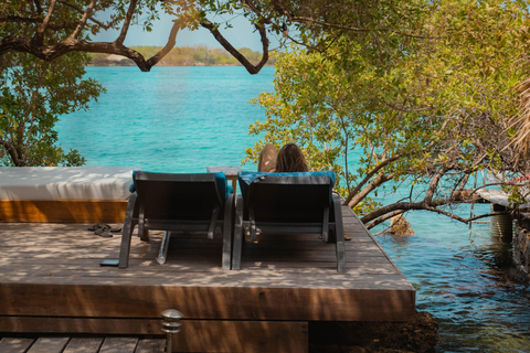 罗萨里奥群岛：卡塔赫纳私人快艇之旅29英尺私人游艇（最多可容纳10人）