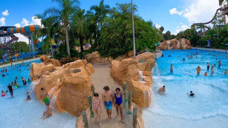 Orlando: Aquatica Water Park Admission Ticket