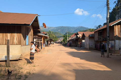 Z Luang Prabang do Nong Khiaw: Rejs po rzece, wędrówka i wodospad