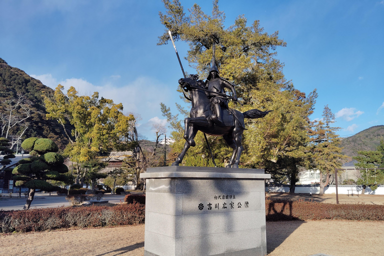 Kintai-Kyo Bridge and Iwakuni Castle with local guide 3h Jan 2025 Iwakuni