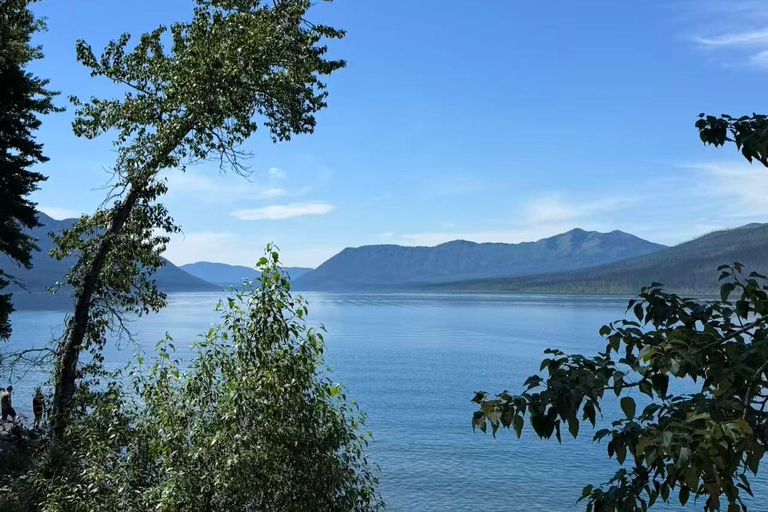 From Seattle: 3-Day Glacier National Park Tour with Guide