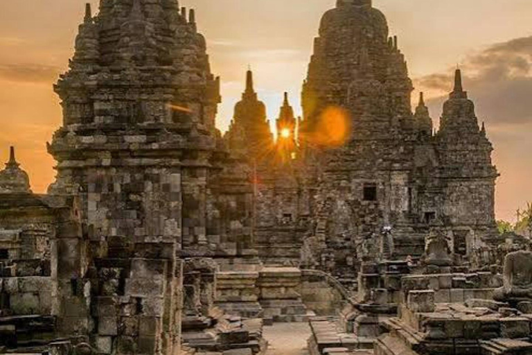 Yogyakarta: Prambanan Sunset & merapi lava view experience