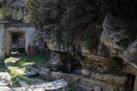 Van Chania: privétour naar Chania, Rethymno en het meer van KournasVan Chania: privétour Chania, Rethymno en Kournas Limo