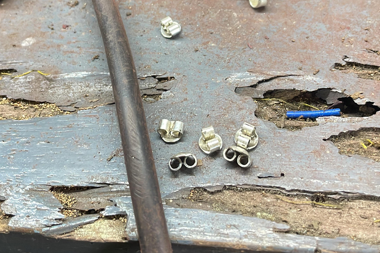Unawatuna: Traditional Jewelry Making & Gemstone Workshop