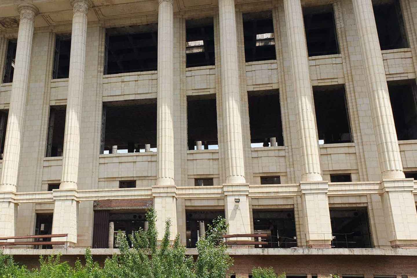Bucharest's scars of Communism-half day private walking tour