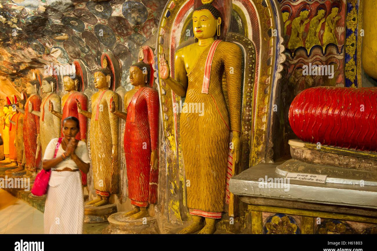 2-Tages-Tour von Kandy aus, Kandy Stadt erkunden / Sigiriya2 Tage Tour mit dem AC Mini Van