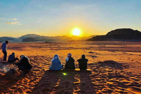 Wadi Rum: Half-day 4x4 Tour with Sandboarding and Canyons
