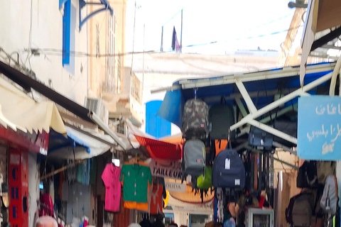 HoumetSouk: Tempo livre no mercado e chá de menta no famoso El FondoukHoumetSouk: Tempo Livre no Mercado e Chá de Hortelã no famoso El Fondouk