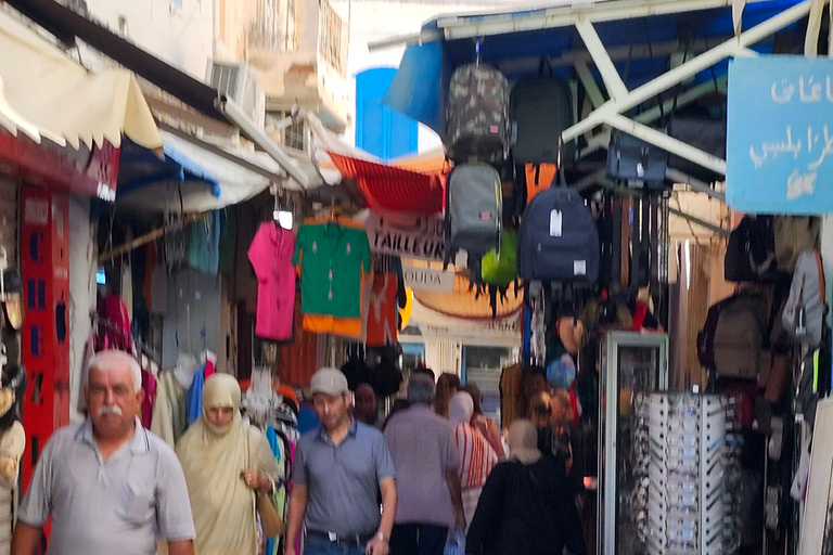 HoumetSouk: Tempo livre no mercado e chá de menta no famoso El FondoukHoumetSouk: Tempo Livre no Mercado e Chá de Hortelã no famoso El Fondouk