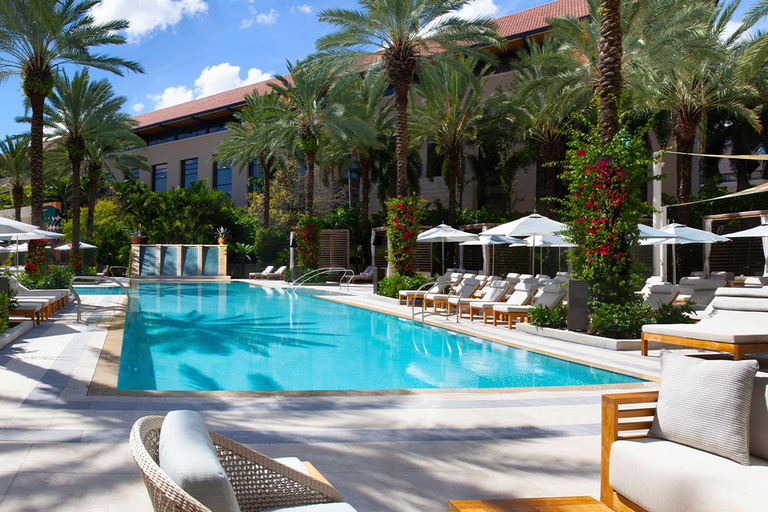 West Palm Beach: Hilton Pool Day Pass