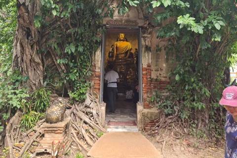 Floating Market, Railway Market & Wat Bang Kung Guided Tour