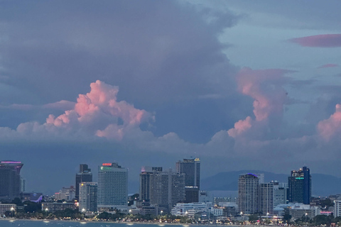 Pattaya: Private City Tour with Temples & Cafés