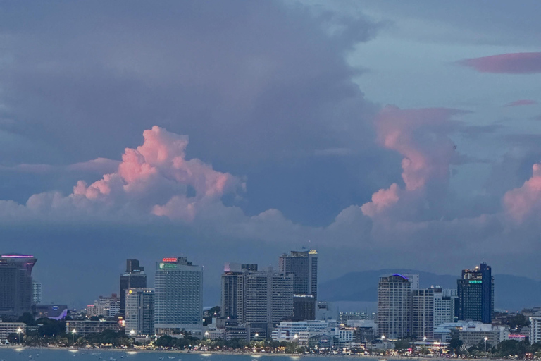 Pattaya: Private City Tour with Temples & Cafés