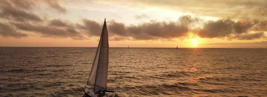 Funchal : Croisières privées à l'aube, au coucher du soleil et au clair de lune