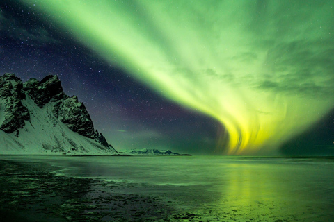 Da Akureyri: tour di caccia all&#039;aurora boreale con trasferimento