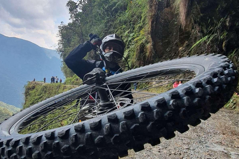 La Paz | Morte por rota de bicicleta | Almoço