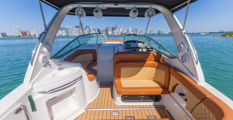 Miami: Private Boat Cruise & Guided Scenic Tour