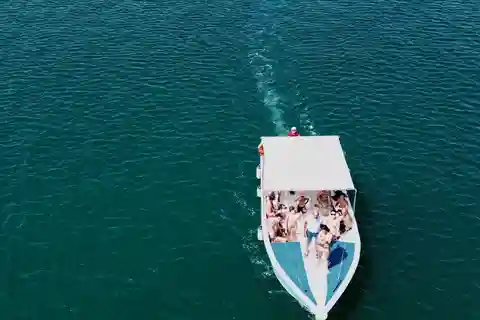Syracuse: Private boat trip ortigia and Prosecco/aperitivo