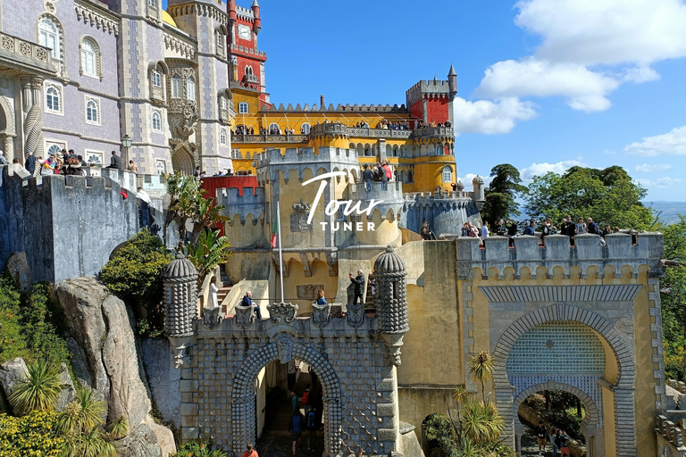 Lisbon: Pena Palace, Moorish Castle, Regaleira & Sintra Tour Private Tour – Personalized Comfort in an Exclusive Settings