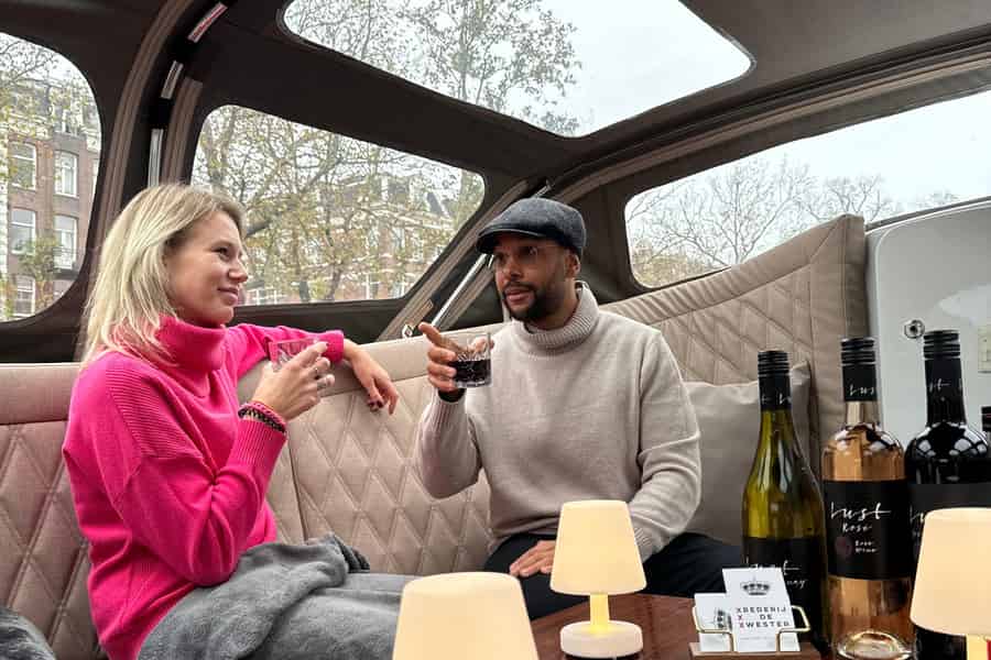 Amsterdam: Grachtenfahrt in kleiner Gruppe inkl. Snacks/Getränke im Winter. Foto: GetYourGuide