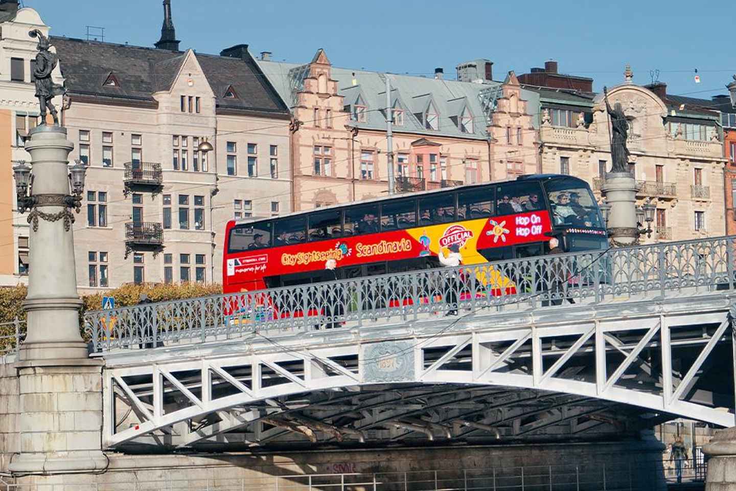 Stockholm: Hop-On Hop-Off Bus or Boat with Audio Guide