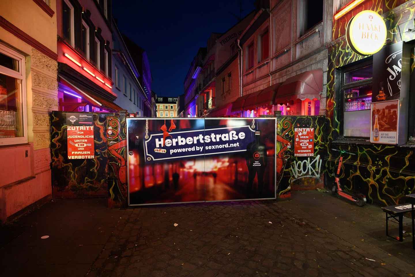 Hamburg: Sin & Sex Guided Tour of Reeperbahn