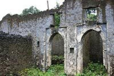 Zanzibar: Fukuchani Cave and Portuguese Ruins Tour