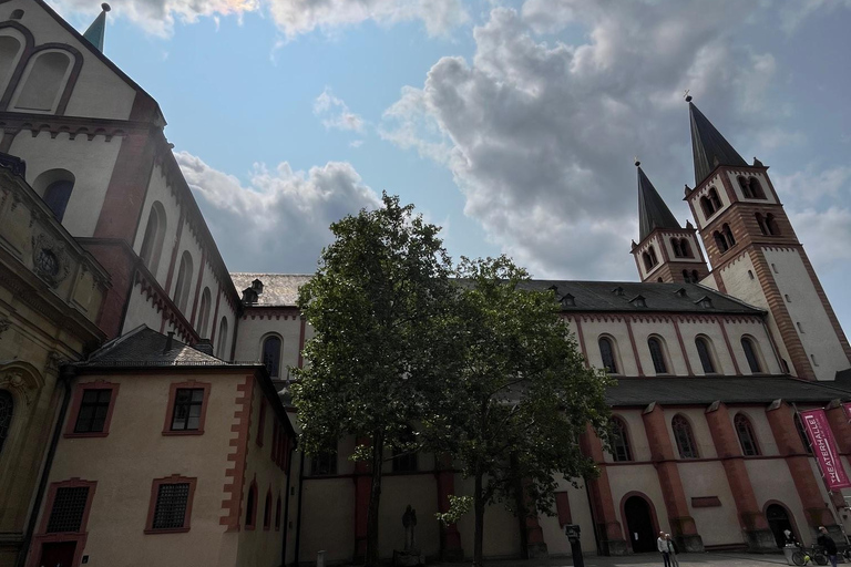 White & Red - A quick tour with wine in Würzburg White & Red - Short tour with wine in Würzburg