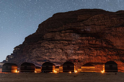 Wadi Rum: Bedouin Family Visit, Desert Safari & Dinner