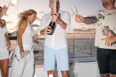 Punta Cana: Crociera privata in catamarano al tramonto con champagne