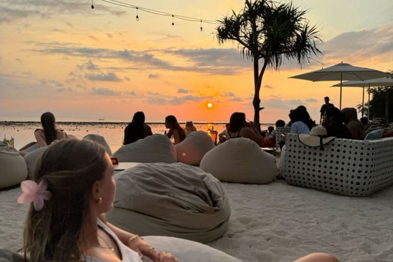 Bike into Gili's sunset and nightlife Bike into Gili's sunset and nightlife