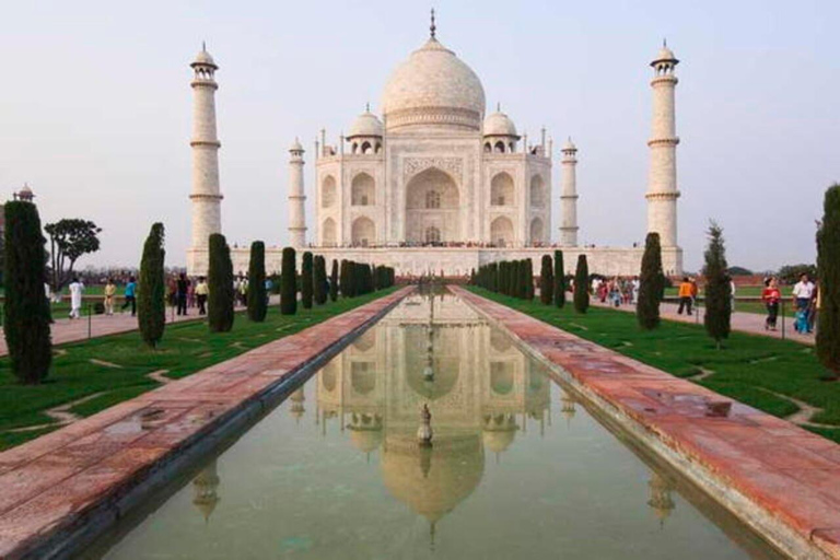 Agra: Taj Mahal Sunrise Tour z przewodnikiemTaj Mahal Sunrise Tour Przewodnik+Bilet+Transport