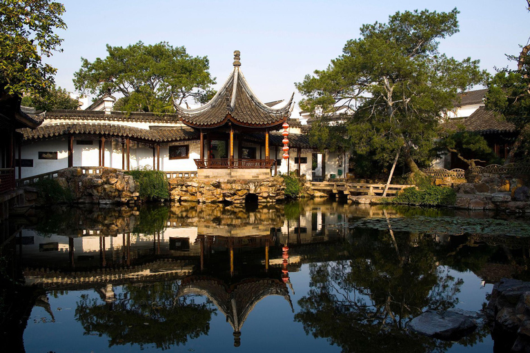 From Shanghai: Suzhou and Tongli Water Town 2-Day Tour