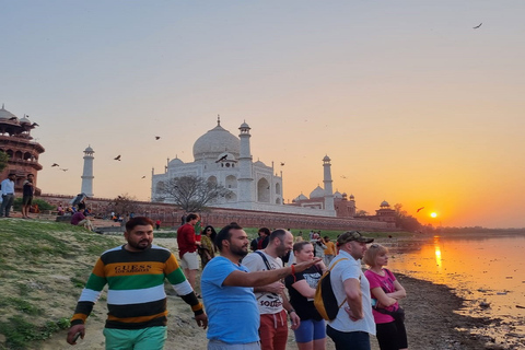 Agra: Best Taj Mahal Guided Tour (All Inclusive)Tour With comfortable transport &amp; Local Guide Only