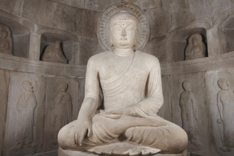 Busan: Guided Tour with Temple, Cave, and Palace Visits