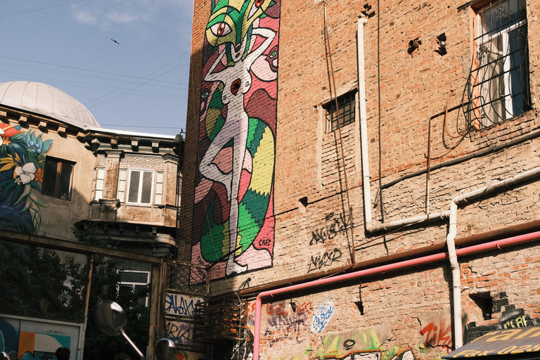 Tbilisi: Street Art and Graffiti Guided Walking Tour In Russian - Small Shared Group Tour