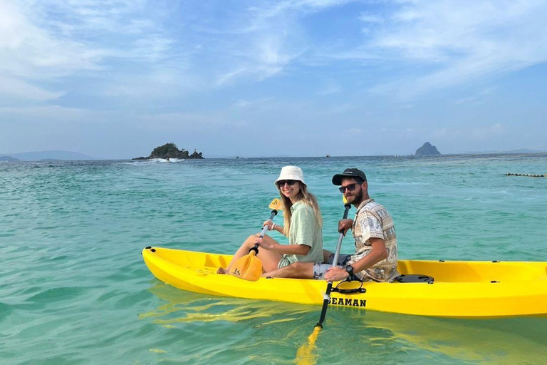 Phuket: Phi Phi Islands & Bamboo Island Day Trip with Pickup